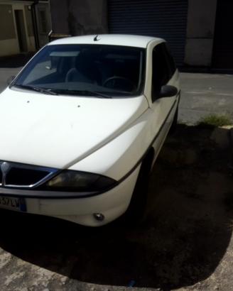 Lancia y