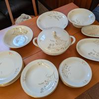 Servizio di piatti in porcellana