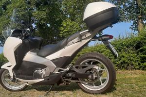 Honda Integra 700 ABS DCT 2013