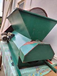 macinino per uva elettrico 