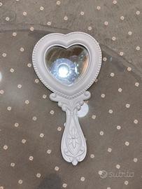 Specchio a forma di cuore