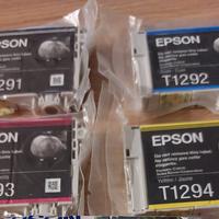 Cartucce di vari colori per stampante Epson