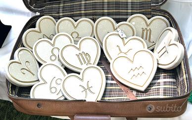 Segni zodiaco in marmo incisi