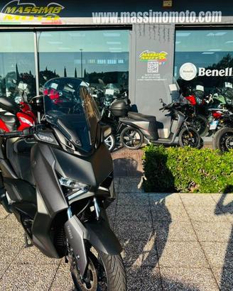 YAMAHA X-MAX 300 TUTTO INCLUSO ANCHE PASSAGGIO!