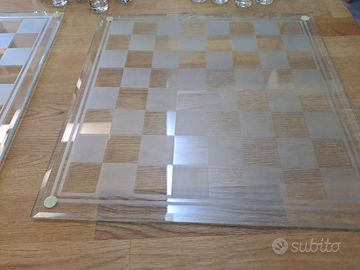 2 scacchiere vetro e pedine per dama e scacchi