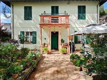 Appartamento di 151 m² con 4 locali e box auto a C