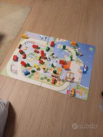 Cartone da gioco sevi con giochi in legno