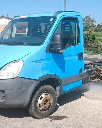 IVECO 35C11 A telaio passo 3450 con Clima 