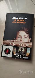 libro NUOVO " il treno dei bambini "