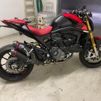 Moto DUCATI. MOSTER. 937. SP
