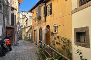 2 LOCALI A GENAZZANO