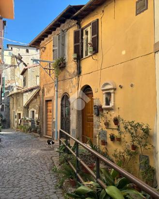 2 LOCALI A GENAZZANO