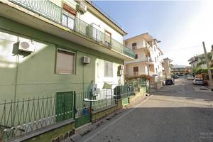 2 LOCALI A POLLENA TROCCHIA