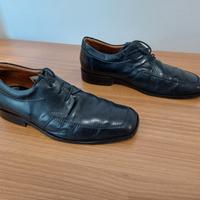 Scarpe nere basse classiche da uomo n.42