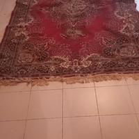 Tappeto Ricamato Rosso Decorato Bordo Caldo Lava