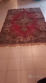 Tappeto Ricamato Rosso Decorato Bordo Caldo Lava