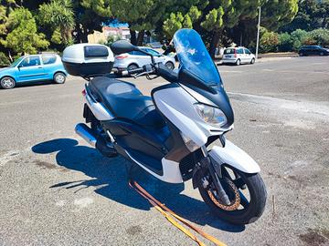 Yamaha xmax 250