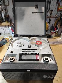 Registratore a nastro magnetico valigia 