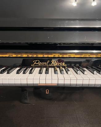 PIANOFORTE A MURO LACCATO NERO