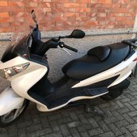 Suzuki Burgman UH200