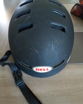 skateboard pattinaggio bicicletta casco BELL 