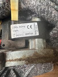 Motoriduttore x stufa a pellet