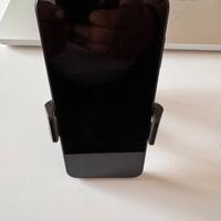 Supporto universale regolabile per smartphone