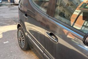 MERCEDES  A160 G. P. L.