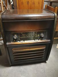mobile radio con giradischi marca TELEFUNKEN