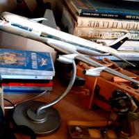 Bel modello vintage di aereo di linea BOAC