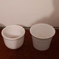 Vasi in terracotta bianchi e colorati