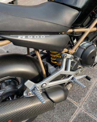Ducati Monster 904 valvoloni del 1995 restaurata