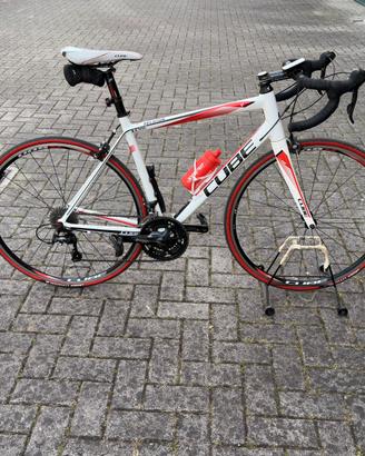 Bici da corsa CUBE