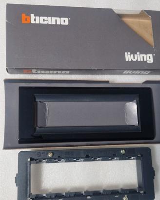 Placca nera e supporto 6 posti Living classic ORIG