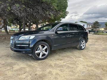 AUDI Q7 e-tron - 2008