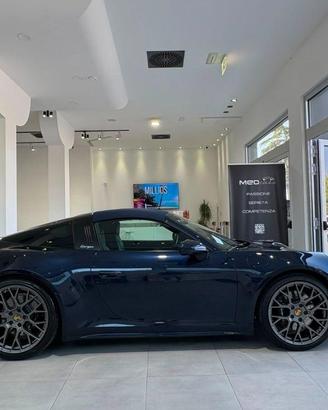 PORSCHE - 992