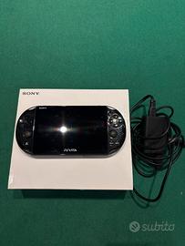 PS VITA 2000 + Fifa 15 + Minecraft