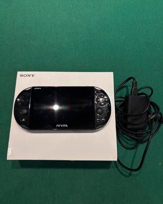 PS VITA 2000 + Fifa 15 + Minecraft