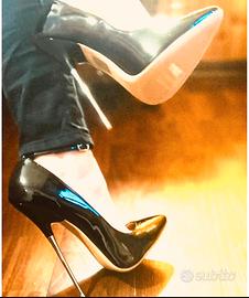 Décolleté nere in vernice da donna tacco in ferro