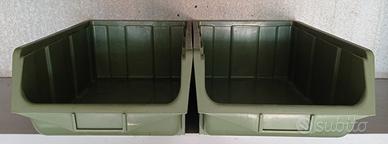 Contenitori in plastica