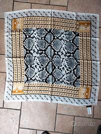 Foulard Guess