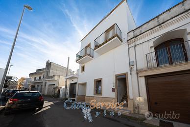 Abitazione indipendente su due livelli e scoperto