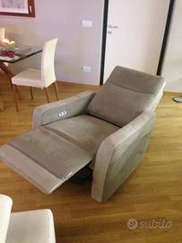 Poltrona reclinabile automaticamente con motore