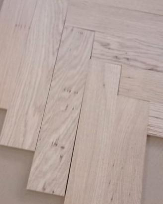 Rovere tradizionale grezzo fine serie stock 45mq