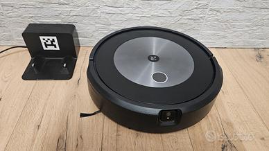 Robot Aspirapolvere ROOMBA J7 come Dyson e Samsung