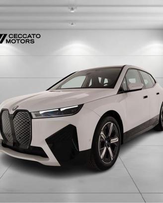 BMW iX xdrive40 pacchetto sportivo