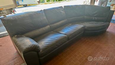 Divano Natuzzi in pelle nera