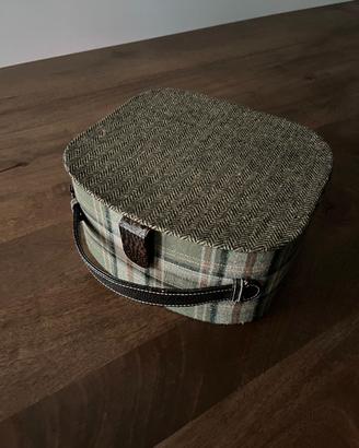 Kit da cucito vintage con scatola