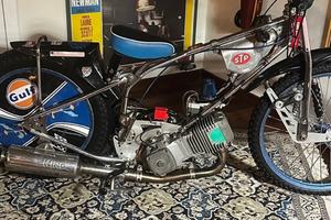 Moto speedway