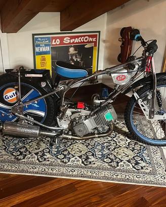 Moto speedway